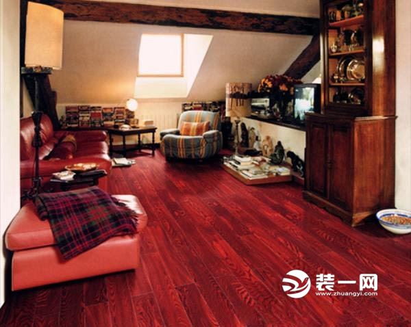 暗红色地板搭配家具图片